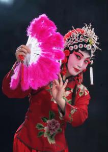 任苗苗（主攻花旦、閨門旦）